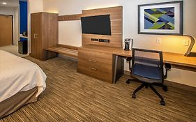 Holiday Inn Express Hotel & Suites Roseville - Galleria Area By Ihg